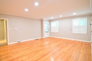 Location! Location! Easy Living Step Free/One Level Living from on Fort Mitchell Country Club in Kentucky - for sale on GolfHomes.com, golf home, golf lot