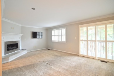 Location! Location! Easy Living Step Free/One Level Living from on Fort Mitchell Country Club in Kentucky - for sale on GolfHomes.com, golf home, golf lot