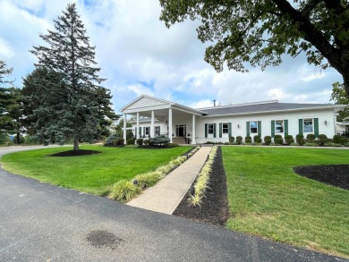 Location! Location! Easy Living Step Free/One Level Living from on Fort Mitchell Country Club in Kentucky - for sale on GolfHomes.com, golf home, golf lot