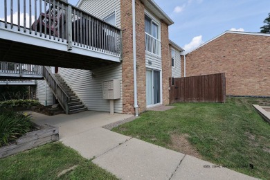 First-Floor Condo, Prime Hoffman Estates Location! Spacious on Hilldale Golf Club in Illinois - for sale on GolfHomes.com, golf home, golf lot