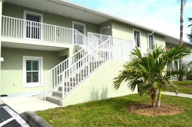 Motivated seller!  One owner, pet free, smoke free,  move-in on Pinemoor West Golf Club in Florida - for sale on GolfHomes.com, golf home, golf lot