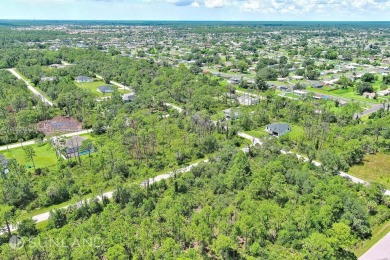 Exclusively presented by Sunland Real Estate: Fantastic on Sabal Trace Golf and Country Club in Florida - for sale on GolfHomes.com, golf home, golf lot