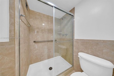 Beautifully maintained condo located in a desirable 55+ on Inverrary Country Club in Florida - for sale on GolfHomes.com, golf home, golf lot