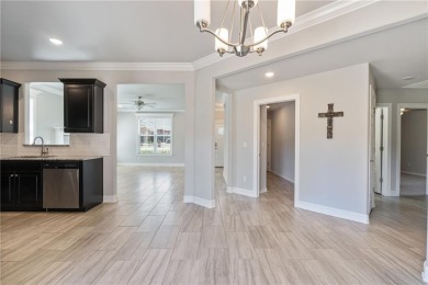 Like new 3bedroom 2 bath home on the island. Looking for a place on Holiday Island Executive Golf Course in Arkansas - for sale on GolfHomes.com, golf home, golf lot