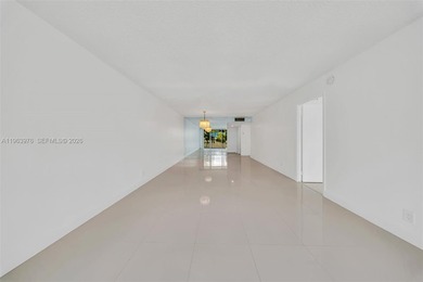 Beautifully maintained condo located in a desirable 55+ on Inverrary Country Club in Florida - for sale on GolfHomes.com, golf home, golf lot