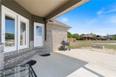 Like new 3bedroom 2 bath home on the island. Looking for a place on Holiday Island Executive Golf Course in Arkansas - for sale on GolfHomes.com, golf home, golf lot