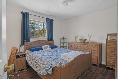 Spacious Home in Fairway Heights Overlooking Pinehurst Golf on Pinehurst Golf Course in Idaho - for sale on GolfHomes.com, golf home, golf lot