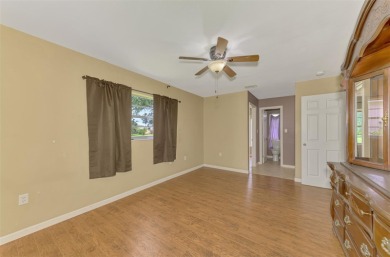 Don't miss this amazing 2BD/2BA/2CG in South Venice with an on Jacaranda West Country Club in Florida - for sale on GolfHomes.com, golf home, golf lot