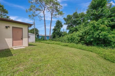 Don't miss this amazing 2BD/2BA/2CG in South Venice with an on Jacaranda West Country Club in Florida - for sale on GolfHomes.com, golf home, golf lot