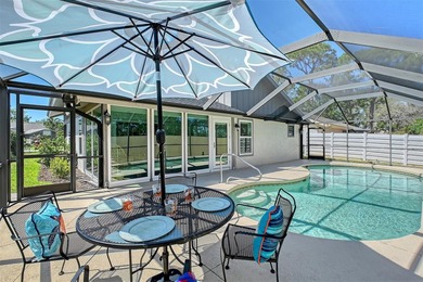 POOL HOME, Move in ready! **Enjoy living in a Maintenance-Free on Palm Aire Country Club of Sarasota in Florida - for sale on GolfHomes.com, golf home, golf lot
