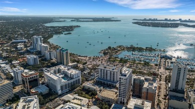POOL HOME, Move in ready! **Enjoy living in a Maintenance-Free on Palm Aire Country Club of Sarasota in Florida - for sale on GolfHomes.com, golf home, golf lot