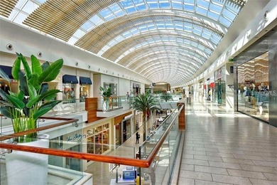 POOL HOME, Move in ready! **Enjoy living in a Maintenance-Free on Palm Aire Country Club of Sarasota in Florida - for sale on GolfHomes.com, golf home, golf lot