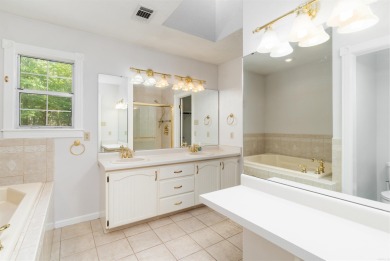 This 3 bedroom, 2.5 baths, 2846 sq ft, Victorian style home on DeSoto Golf Course in Arkansas - for sale on GolfHomes.com, golf home, golf lot