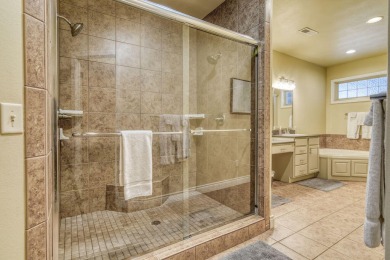 New Price!! HELLO BEAUTIFUL! Stonebridge Nightly rental, sleeps on Ledgestone Country Club and Golf Course in Missouri - for sale on GolfHomes.com, golf home, golf lot