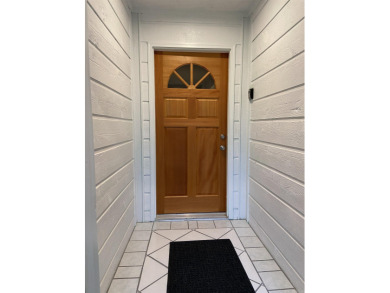 Beautiful remodeled condo with a lovely view of the 18th fairway on Indian Hills Country Club in Arkansas - for sale on GolfHomes.com, golf home, golf lot