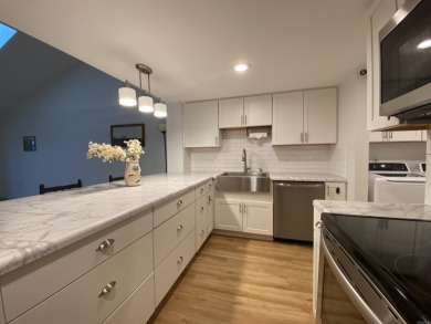 Beautiful remodeled condo with a lovely view of the 18th fairway on Indian Hills Country Club in Arkansas - for sale on GolfHomes.com, golf home, golf lot