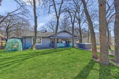 This house is a must see! A beautiful golf course view on a on Lake Kiowa Golf Course in Texas - for sale on GolfHomes.com, golf home, golf lot