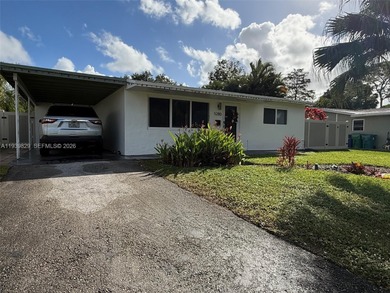 3/2 waterfront pool home in desirable Cooper City. Open-concept on Cooper Colony Country Club in Florida - for sale on GolfHomes.com, golf home, golf lot