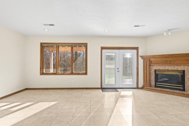 This is a meticulously maintained, all brick, walk-out basement on Horton Smith Golf Course in Missouri - for sale on GolfHomes.com, golf home, golf lot