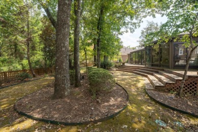This 3-bedroom, 3-bath 1-level home on Ridge Road at Eden Isle on Red Apple Inn and Country Club in Arkansas - for sale on GolfHomes.com, golf home, golf lot
