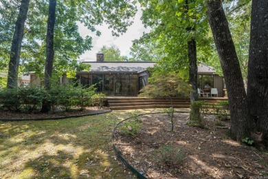 This 3-bedroom, 3-bath 1-level home on Ridge Road at Eden Isle on Red Apple Inn and Country Club in Arkansas - for sale on GolfHomes.com, golf home, golf lot