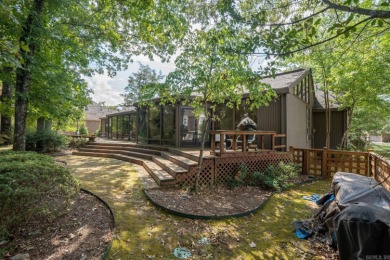 This 3-bedroom, 3-bath 1-level home on Ridge Road at Eden Isle on Red Apple Inn and Country Club in Arkansas - for sale on GolfHomes.com, golf home, golf lot