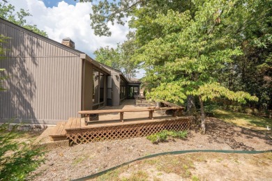 This 3-bedroom, 3-bath 1-level home on Ridge Road at Eden Isle on Red Apple Inn and Country Club in Arkansas - for sale on GolfHomes.com, golf home, golf lot