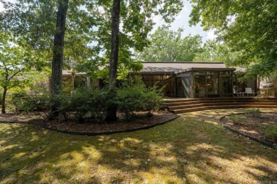 This 3-bedroom, 3-bath 1-level home on Ridge Road at Eden Isle on Red Apple Inn and Country Club in Arkansas - for sale on GolfHomes.com, golf home, golf lot
