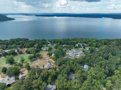This 3-bedroom, 3-bath 1-level home on Ridge Road at Eden Isle on Red Apple Inn and Country Club in Arkansas - for sale on GolfHomes.com, golf home, golf lot