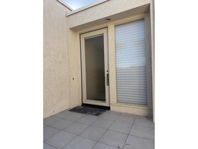 Welcome to this spacious 3 bedrooms 3 bath 2,420 SF on Mission Hills Golf Club in California - for sale on GolfHomes.com, golf home, golf lot