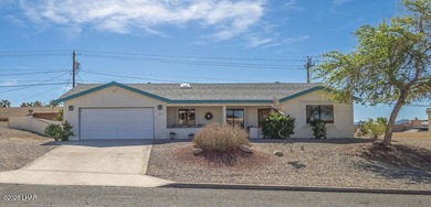 Welcome to this beautifully maintained 1,630 sq ft 2 bed, 2 bath on London Bridge Golf Course in Arizona - for sale on GolfHomes.com, golf home, golf lot