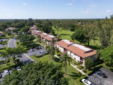 Gorgeous and FULLY updated, this stunning 2-bedroom, 2-bathroom on Boca Lago Golf and Country Club in Florida - for sale on GolfHomes.com, golf home, golf lot