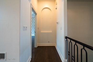 Contemporary ranch in Lake Forest overlooking the golf course on Lake Forest Country Club in Kentucky - for sale on GolfHomes.com, golf home, golf lot