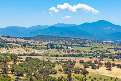 Panoramic views of the Rogue Valley! A picturesque setting of on  in Oregon - for sale on GolfHomes.com, golf home, golf lot