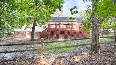 Welcome to this beautifully maintained 3-bedroom, 2-bathroom on Carolina Lakes Country Club in North Carolina - for sale on GolfHomes.com, golf home, golf lot