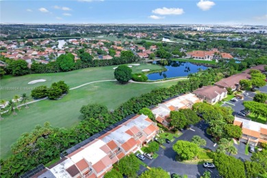 Beautiful townhome in the best location in Doral, access to on Jim McLean Signature Course in Florida - for sale on GolfHomes.com, golf home, golf lot