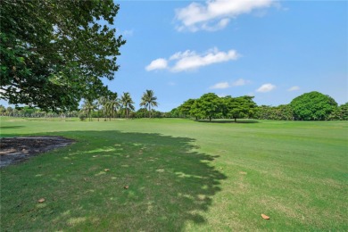 Beautiful townhome in the best location in Doral, access to on Jim McLean Signature Course in Florida - for sale on GolfHomes.com, golf home, golf lot