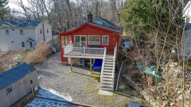 Welcome to Brookside Drive, a picturesque turn-key cottage on Anglebrook Golf Club in New York - for sale on GolfHomes.com, golf home, golf lot