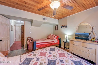 Welcome to this beautifully maintained five-bedroom, two-bath on The Hideout Golf in Pennsylvania - for sale on GolfHomes.com, golf home, golf lot