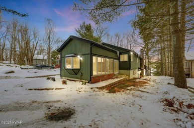 Welcome to this beautifully maintained five-bedroom, two-bath on The Hideout Golf in Pennsylvania - for sale on GolfHomes.com, golf home, golf lot