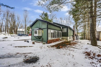 Welcome to this beautifully maintained five-bedroom, two-bath on The Hideout Golf in Pennsylvania - for sale on GolfHomes.com, golf home, golf lot