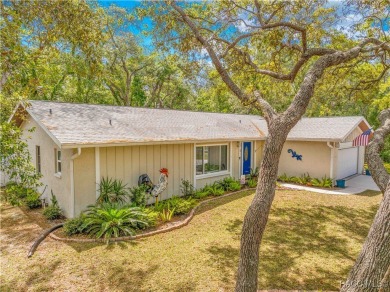 Welcome to 5 Shumard Ct N, a beautifully maintained 2-bedroom on Sugarmill Woods Golf and Country Club in Florida - for sale on GolfHomes.com, golf home, golf lot