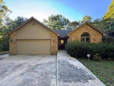 AN AMAZING OPPORTUNITY AWAITS! This stunning 4-BR, 3.5-BA home on Mountain Ridge Golf Club in Tennessee - for sale on GolfHomes.com, golf home, golf lot