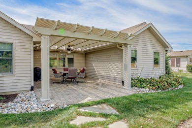 Highly sought after free standing villa in Eagle Glen! Home has on Eagle Glen Golf Club in Indiana - for sale on GolfHomes.com, golf home, golf lot