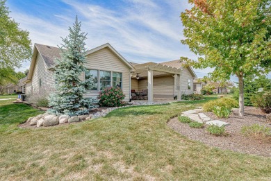 Highly sought after free standing villa in Eagle Glen! Home has on Eagle Glen Golf Club in Indiana - for sale on GolfHomes.com, golf home, golf lot