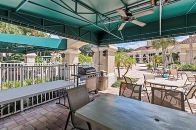This Edinburgh model in Kings Ridge is a RARE find a 4/2 Split on Kings Ridge Golf Club in Florida - for sale on GolfHomes.com, golf home, golf lot
