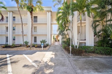 FANTASTIC PRICE FOR A 2/2 GOLF CONDO WITH EASY ACCESS, PRIVATE on Seven Lakes Golf and Tennis Community in Florida - for sale on GolfHomes.com, golf home, golf lot