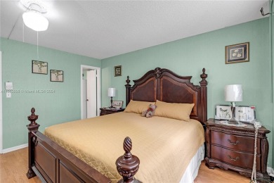 Great 2/2 apartment in perfect condition, ready to move in on on Hollybrook Golf and Tennis Club  in Florida - for sale on GolfHomes.com, golf home, golf lot