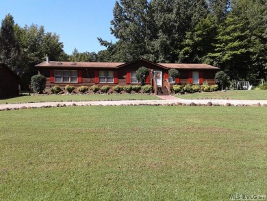 Warm and Inviting Rancher in Tanglewood Shores Golf and Country on Tanglewood Shores Golf Club in Virginia - for sale on GolfHomes.com, golf home, golf lot