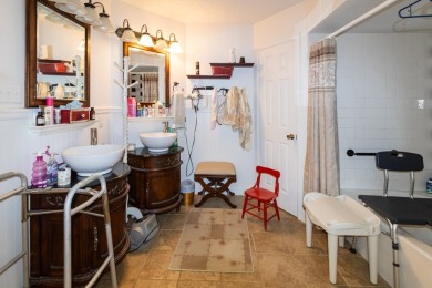Spacious 5-bedroom, 2-bath brick home in Midland's Fairway Park on Hogan Park Golf Course in Texas - for sale on GolfHomes.com, golf home, golf lot